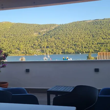 Apartment Mlinar-one Bedroom Seaview *