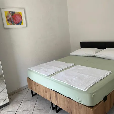 Mlinar-one Bedroom Seaview * Grebastica