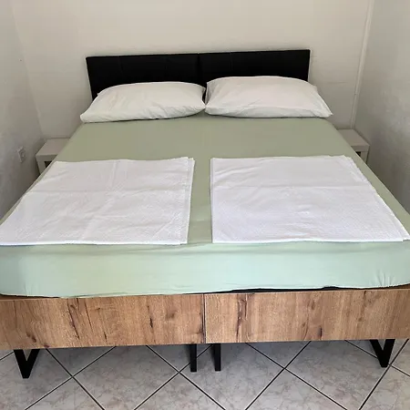 Apartment Mlinar-one Bedroom Seaview
