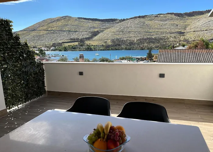 Mlinar-one Bedroom Seaview 아파트 *