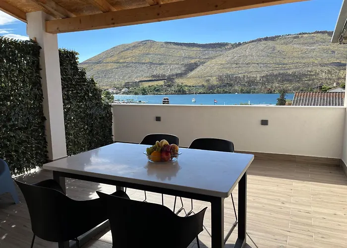 Mlinar-one Bedroom Seaview 아파트